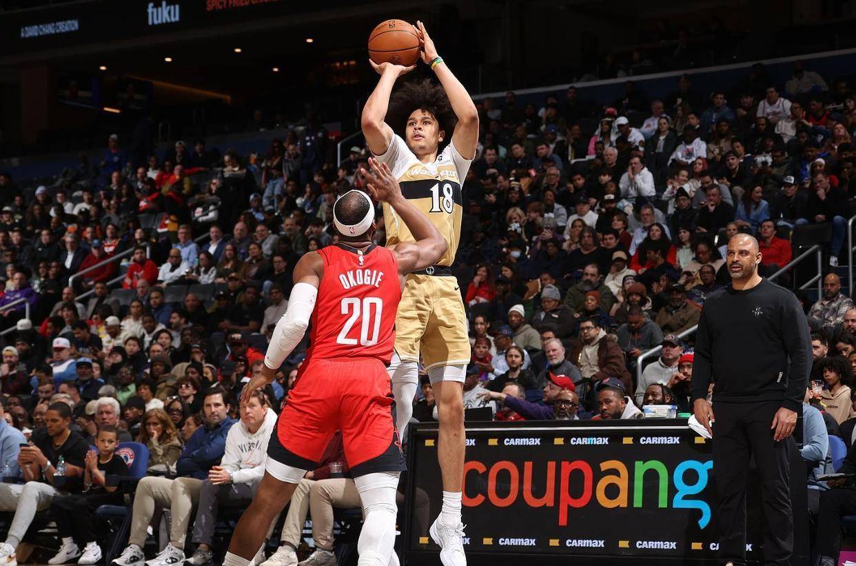 包含离谱！休斯敦火箭围绕欧篮联手感冰凉赛前萨克拉门托国王调整名单以备亚冠，塔图姆连续十场比赛得分超过赛事规则更新的词条